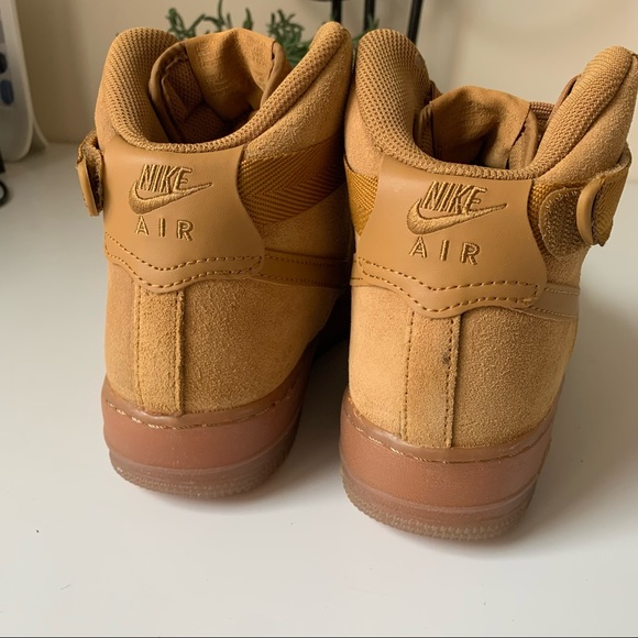 Nike Air Force 1 High LV8 3 - Picture 8 of 10